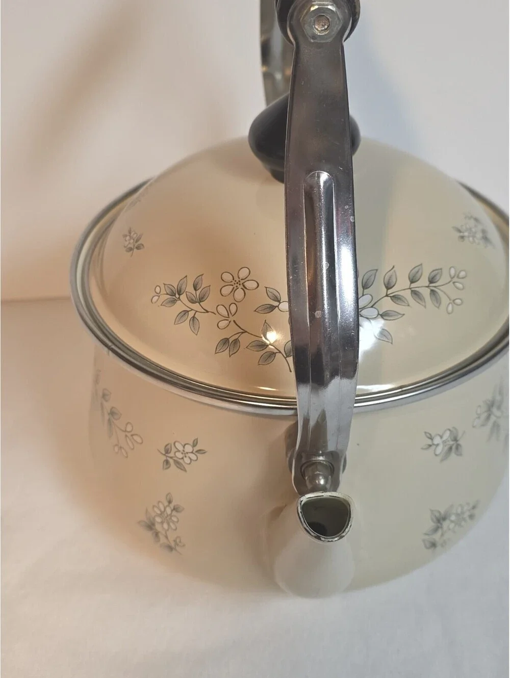 Vtg Cream Enamelware Tea Kettle Gray Floral Sketch Pot Wood Swing Handle
